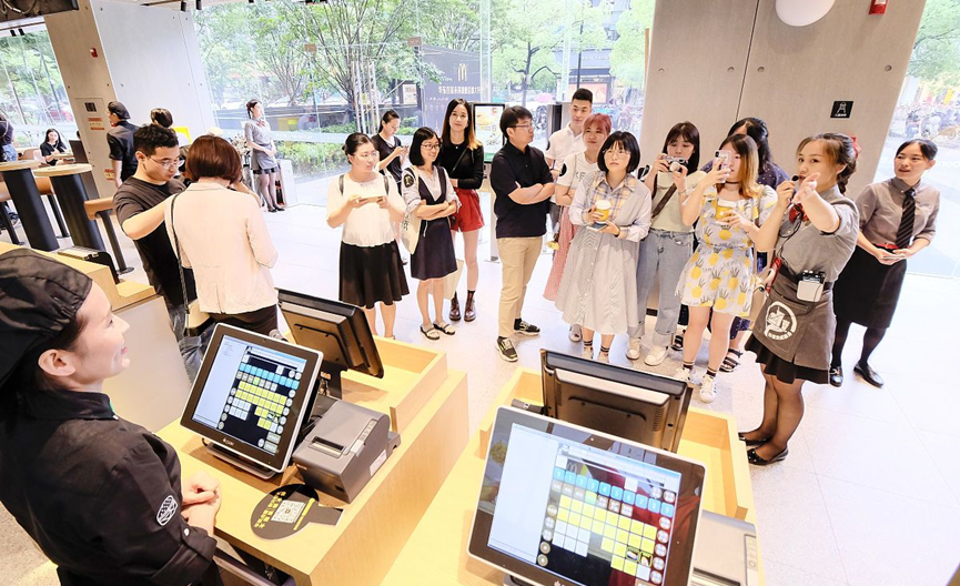 企业AI名片S2B2C商城系统：私域流量时代的品牌IP营销新引擎