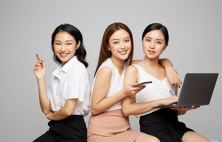 智能时代的客服变革：定制开发AI智能名片小程序与电商销售的新篇章
