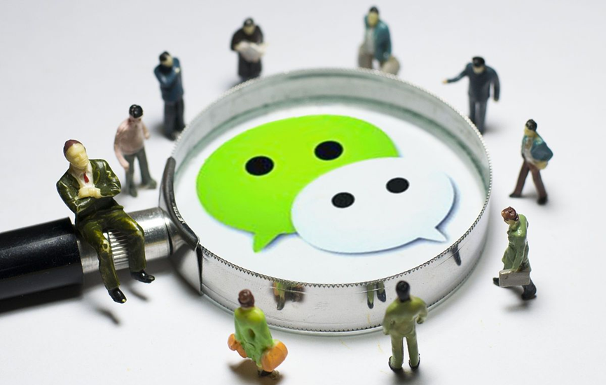 线上线下结合与社群运营：定制开发 AI 智能名片 O2O 商城微信小程序的作用