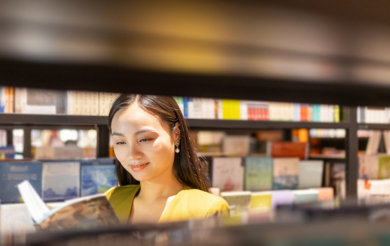 从门可罗雀到日均千单：一家书店的AI觉醒之路——开源AI大模型驱动的智能名片与S2B2C商城实战录  