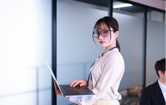 基于定制开发开源AI智能名片S2B2C商城小程序的大零售业态融合新路径
