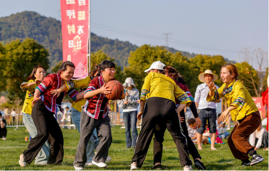 破茧小众经济：当AI智能名片点燃千面社群的链动革命